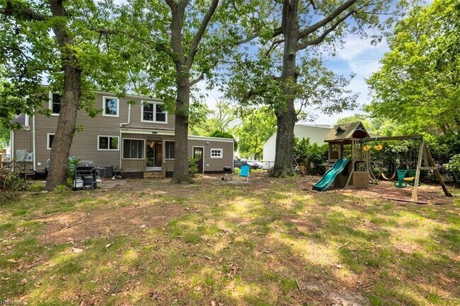 Building Photo - 8821 Commodore Drive