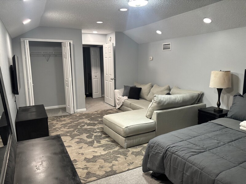 Foto principal - 437 Fort Drum Ct