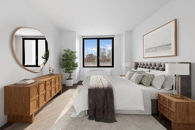 Building Photo - 250 E Houston St