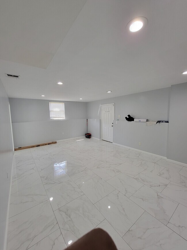 Foto del edificio - 258 E 17th St