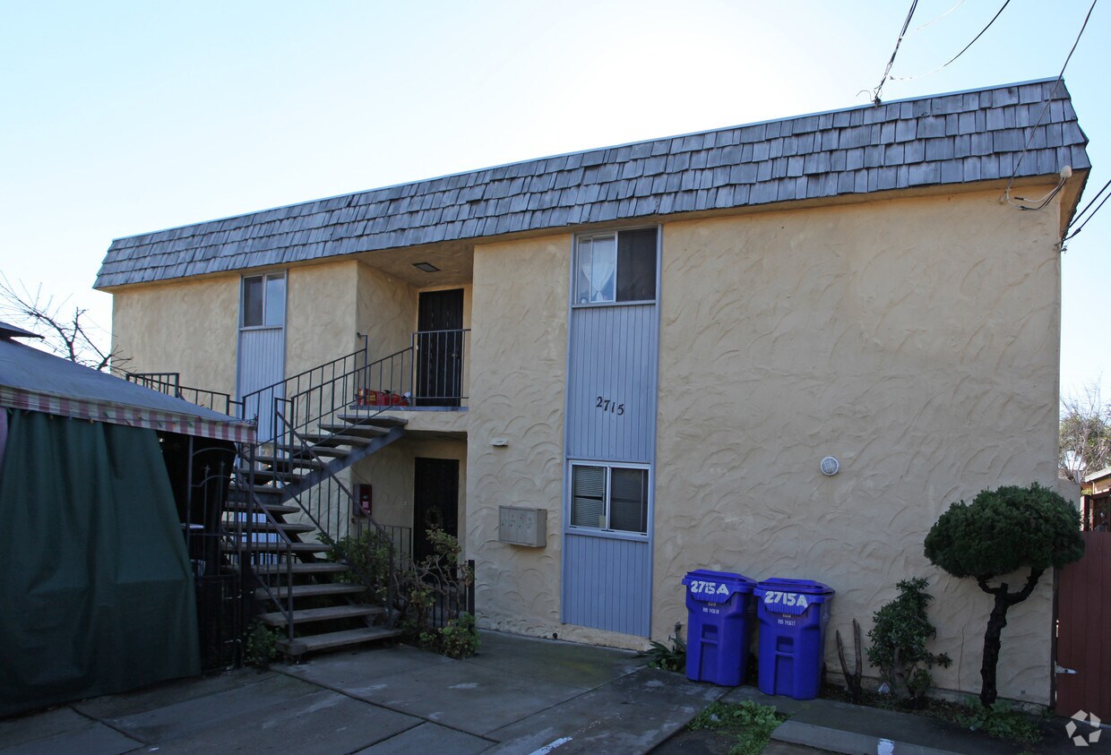 Building Photo - 2715 A St