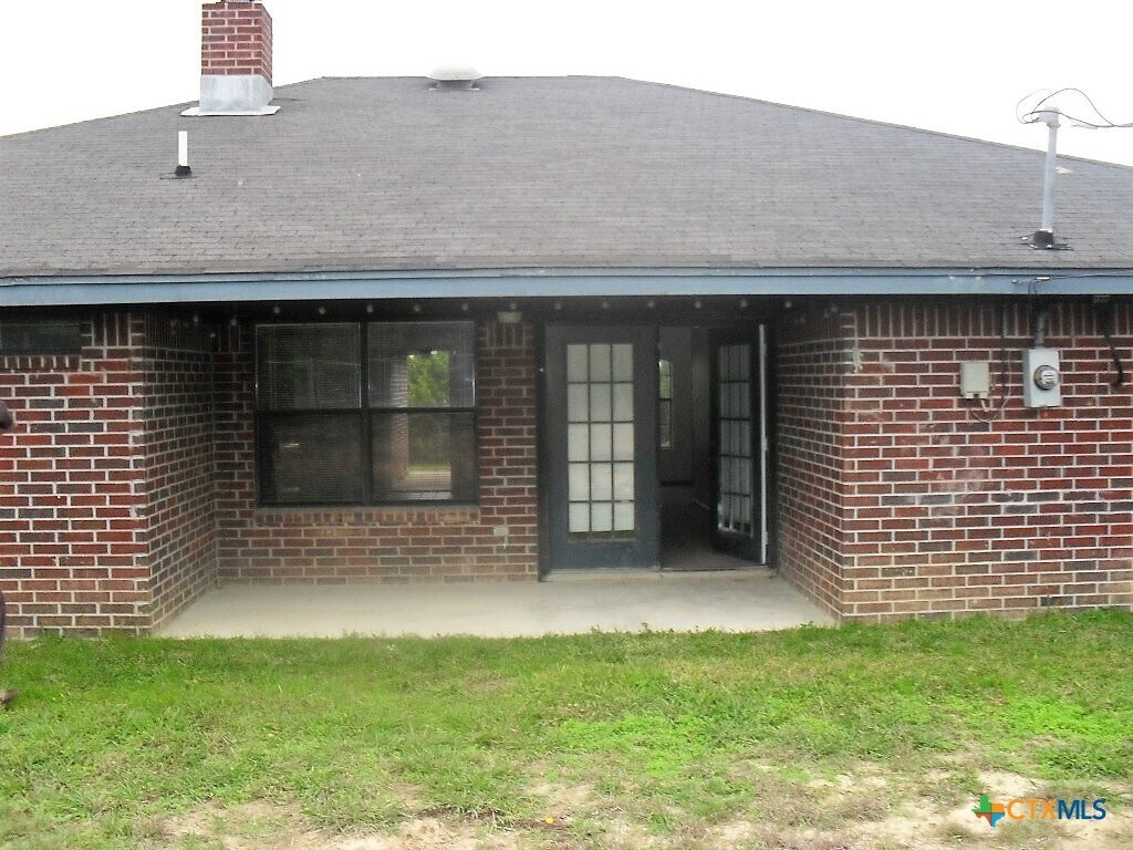 Foto del edificio - 645 Whispering Oaks Dr
