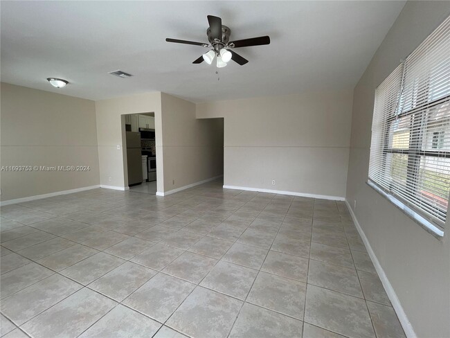 Foto del edificio - 7621 SW 10th Ct