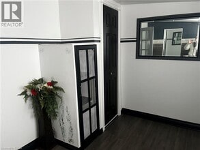 Building Photo - 282 Emerald St N