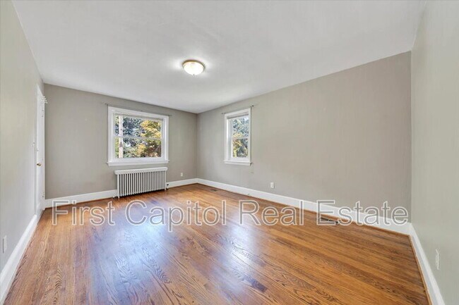 Foto del edificio - 1228 Wasena Ave SW