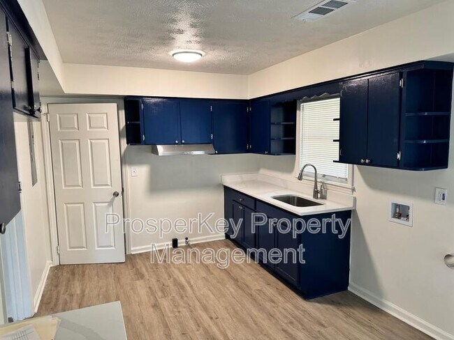 Building Photo - 1241 Dunbar Ave