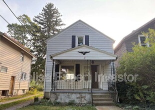 Building Photo - 2101 Pauline St