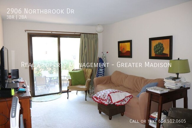 Building Photo - 2906 Northbrook Dr