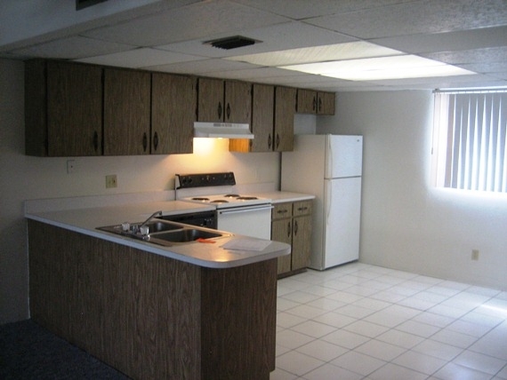 KItchen - South Daytona Towers