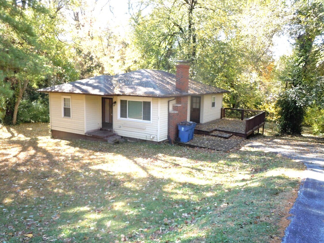 301 S Jefferson Ave, Collinsville, IL 62234 House Rental in