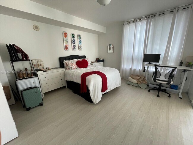 Foto del edificio - 90 SW 3rd St