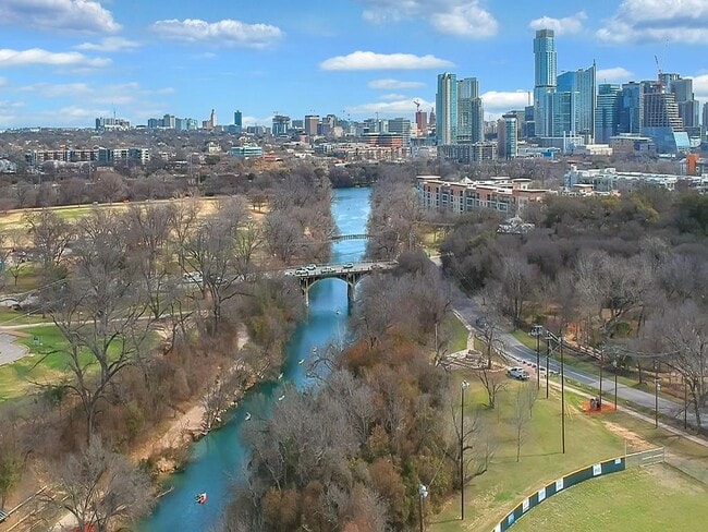 Foto del edificio - 1900 Barton Springs Rd