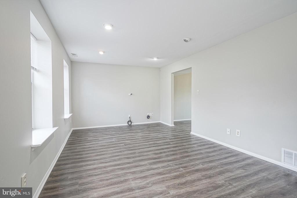 Primary Photo - 38 St Moritz Dr