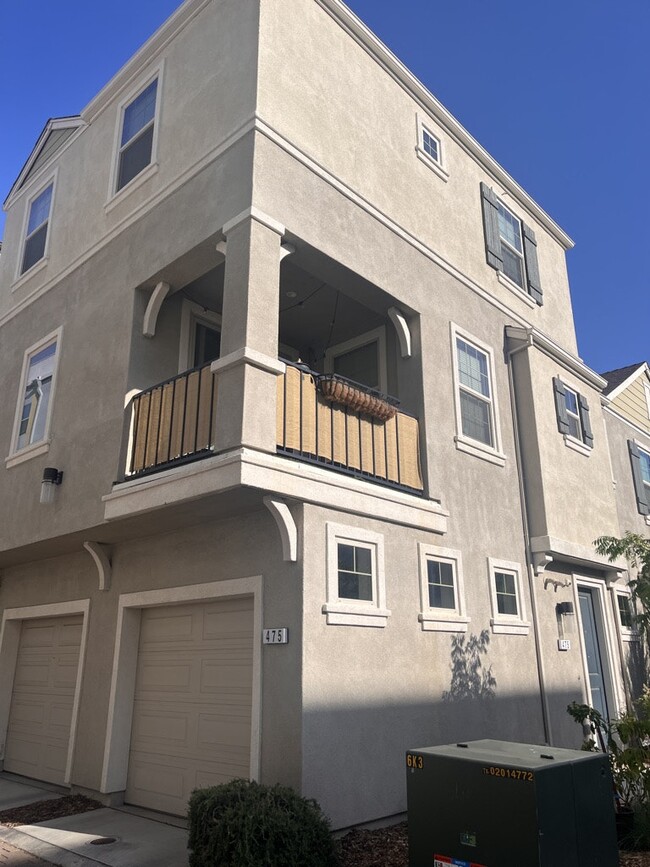 Photo - 475 Tailoff Ln Townhome