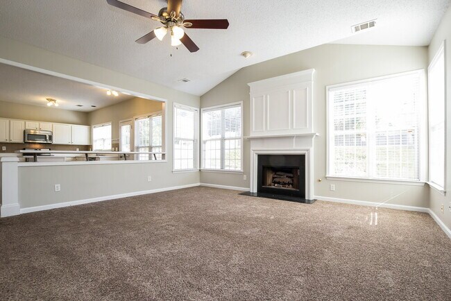 Foto del edificio - 3038 Donamire Ct NW