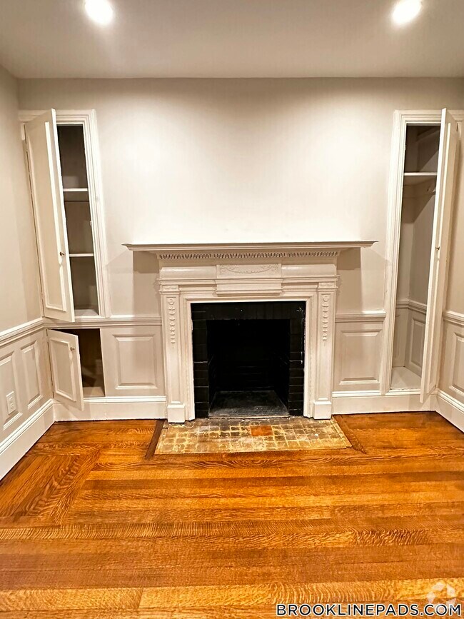 Building Photo - 1712 Beacon St