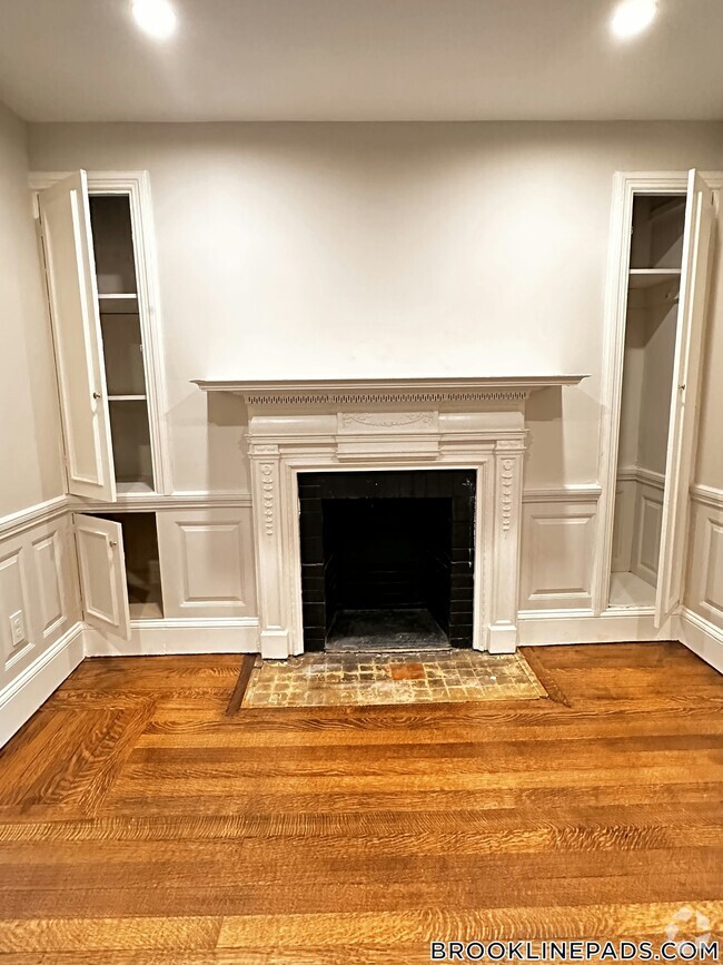 Building Photo - 1712 Beacon St