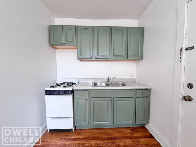 Building Photo - 2653 N Spaulding Ave