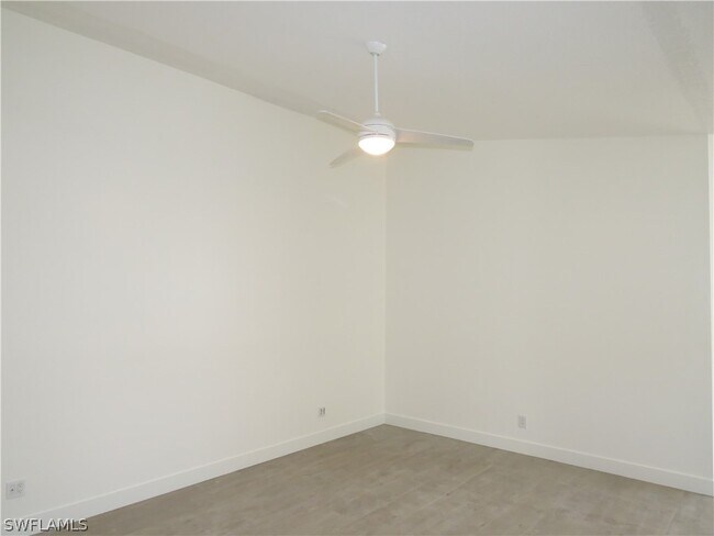 Foto del edificio - 3387 Cayman Ln