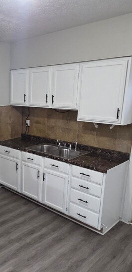 Building Photo - "Two story 3-Bedroom Upper Duplex on Denison Ave"