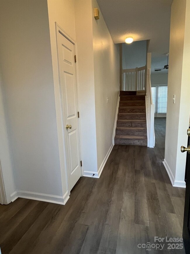 Building Photo - 6377 Mallard View Ln