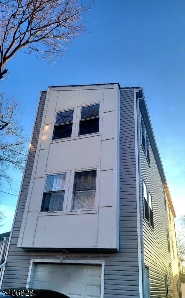 Foto del edificio - 10 Shaw Ave