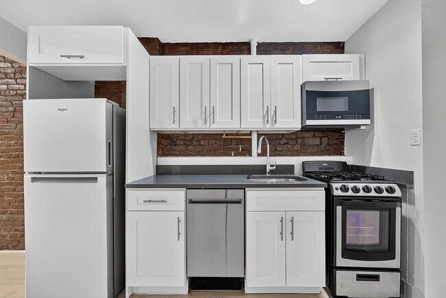 Foto del edificio - 318 W 14th St