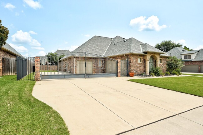 Building Photo - Gorgeous house in Rivendell community.