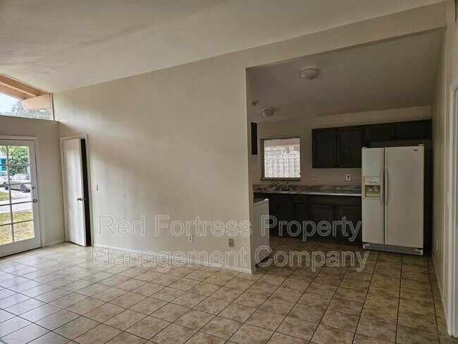 Building Photo - 1635 Newport Ct