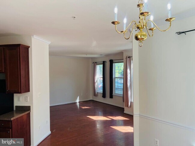 Building Photo - 116 Featherstone Pl