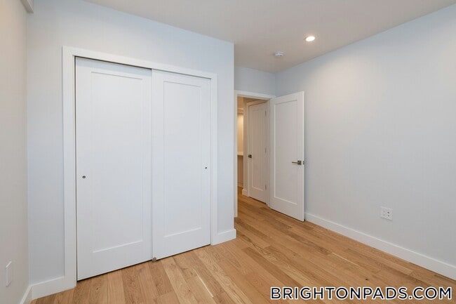 Foto del edificio - 288 Chestnut Hill Ave