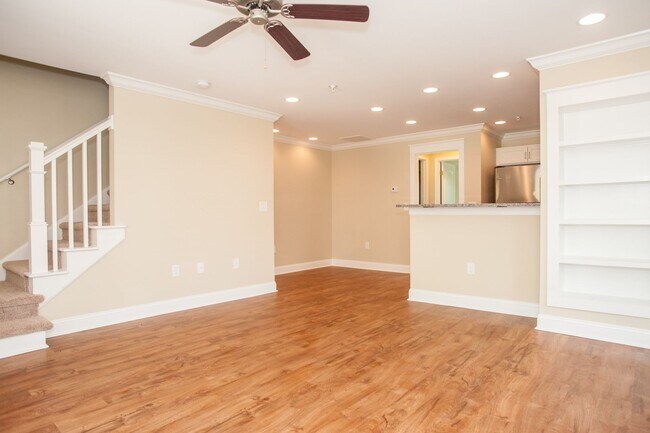 Foto del edificio - 1625 Elmwood Ct