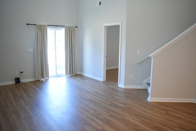 Foto del edificio - 1070 Clapboard Ln
