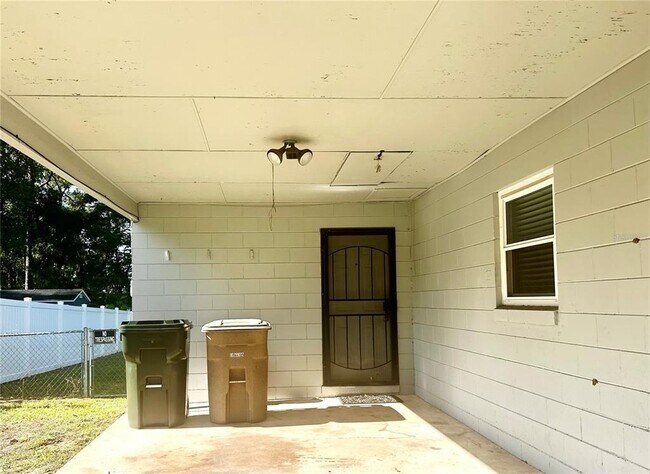 Building Photo - 3020 SE 11th St