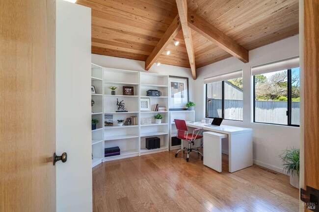 Foto del edificio - 470 Grey Whale