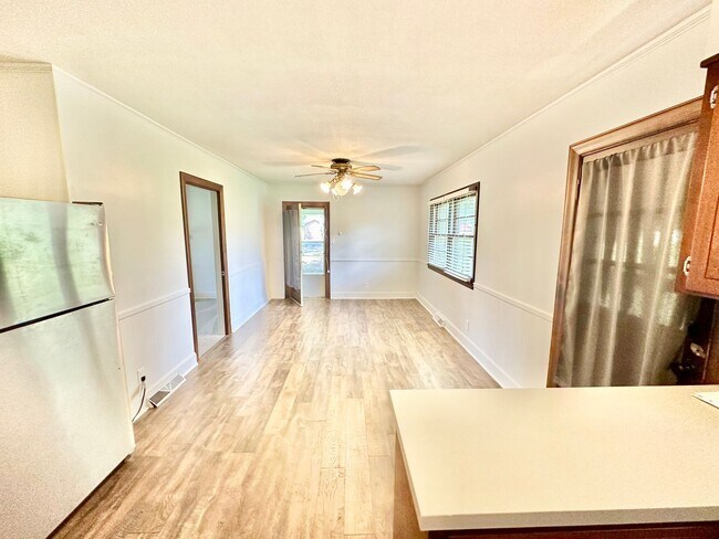 Foto del edificio - 4065 Pinehurst Dr