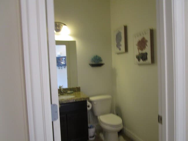 Building Photo - Beautiful 3 bed 2.5 bath Split Mountain Condo.