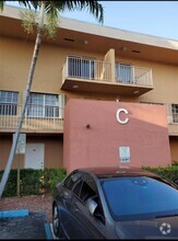 Building Photo - 7510 SW 152nd Ave