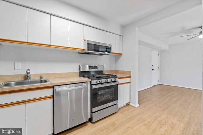 Foto del edificio - 208 Victor Pkwy