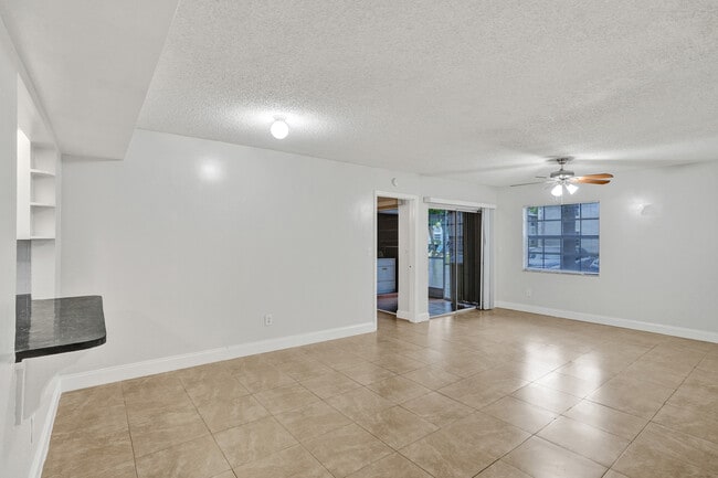 Building Photo - 447 NE 210th Circle Ter