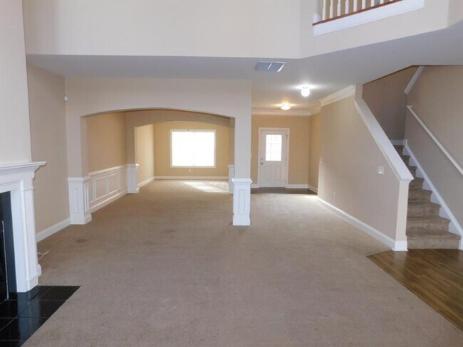 Building Photo - 5731 Apple Grove Rd NE