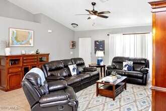 Building Photo - 1006 SW 11th Pl