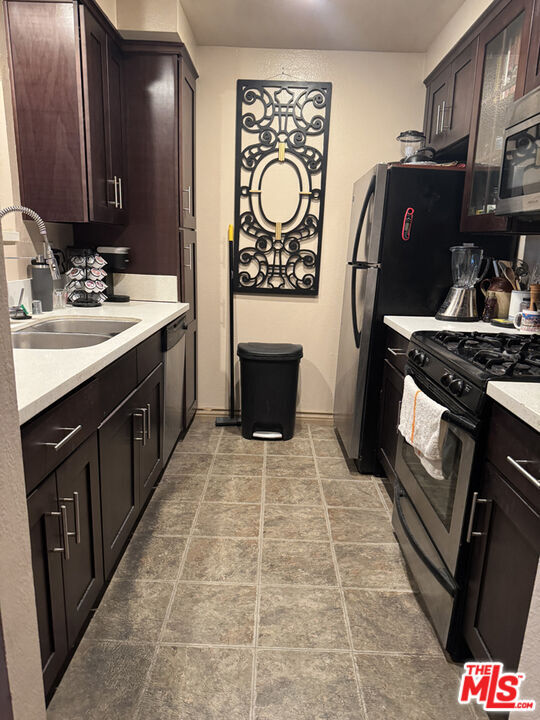 Foto del edificio - 4238 Whitsett Ave