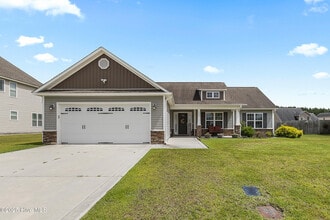 Building Photo - 640 Arabella Dr