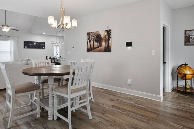 Foto del edificio - 515 Woodtrace Dr