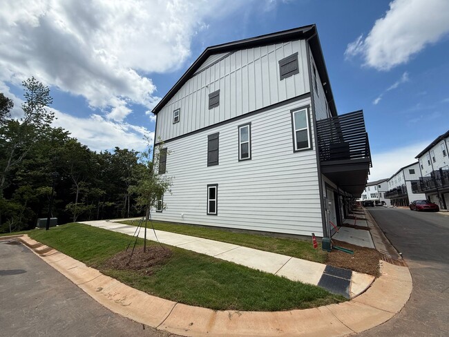Building Photo - Brand New 3-Story home in the heart of Nor...