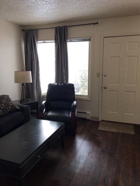 Foto del edificio - 805 Peninsula Ave