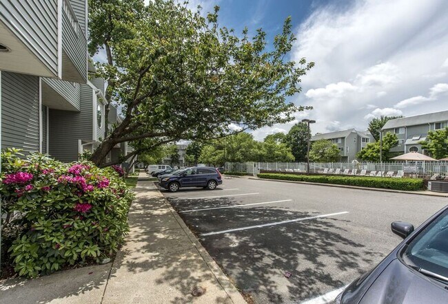 Foto del edificio - 3-bed Town Home - Boston Landing with Swimming Pool & Backyard & Parking - Pet Friendly