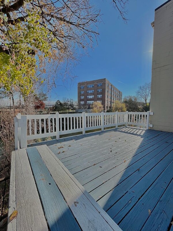 Building Photo - 111 S Summit St