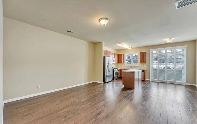 Foto del edificio - Fantastic 2 Bedroom 2.5 Bath Near UNR! MOVE IN SPECIAL! $200 OFF FIRST MONTHS RENT!!